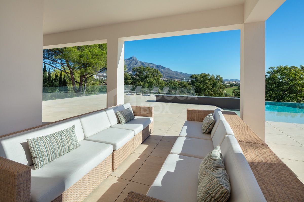 Immaculate Single-Level Villa with Scenic Golf and Mountain Views