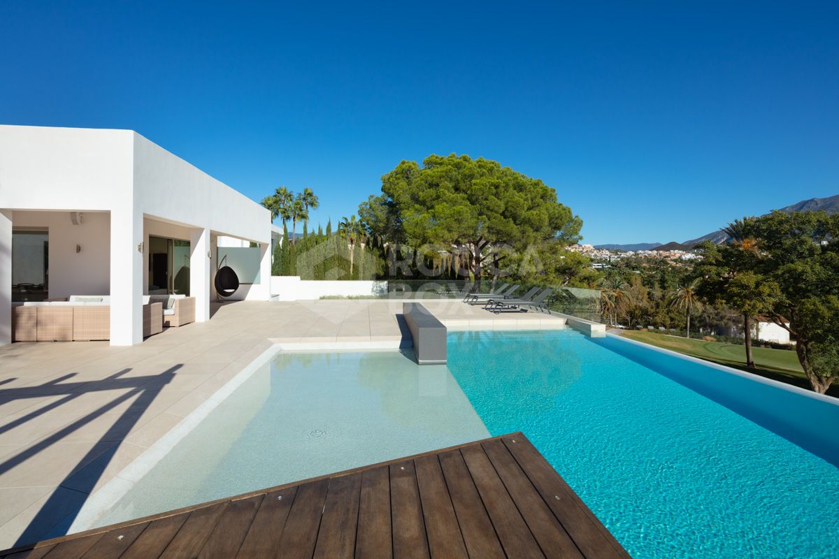 Immaculate Single-Level Villa with Scenic Golf and Mountain Views