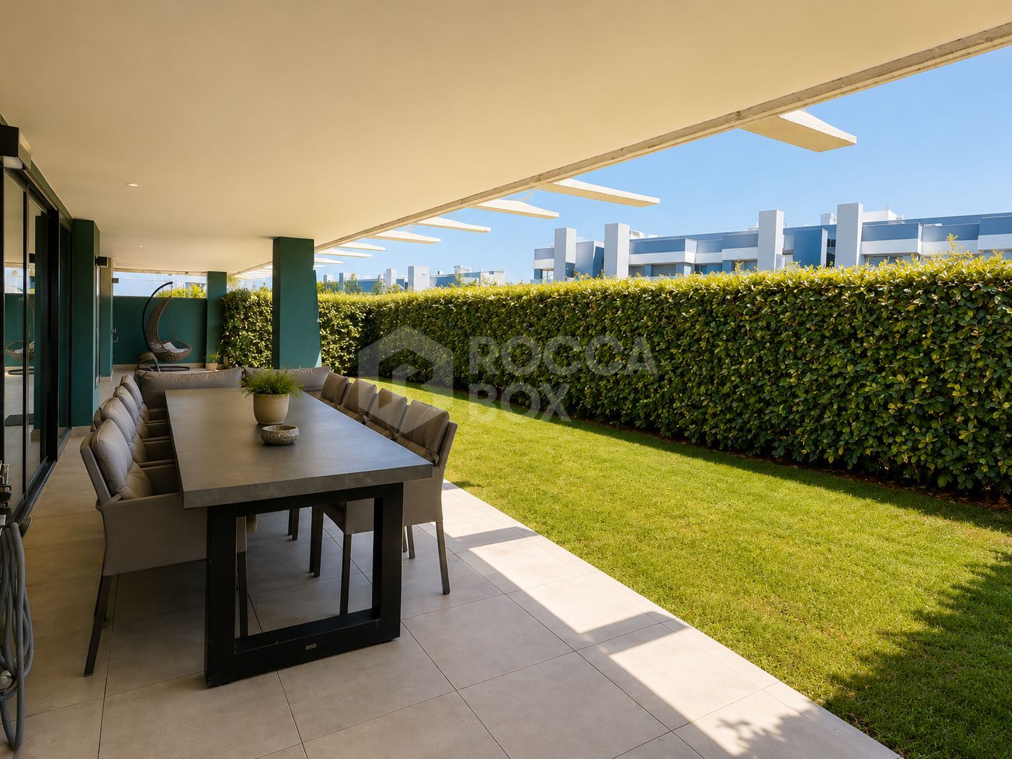 Luxury 4-Bedroom Apartment with Private Spa in Oasis 325, Estepona