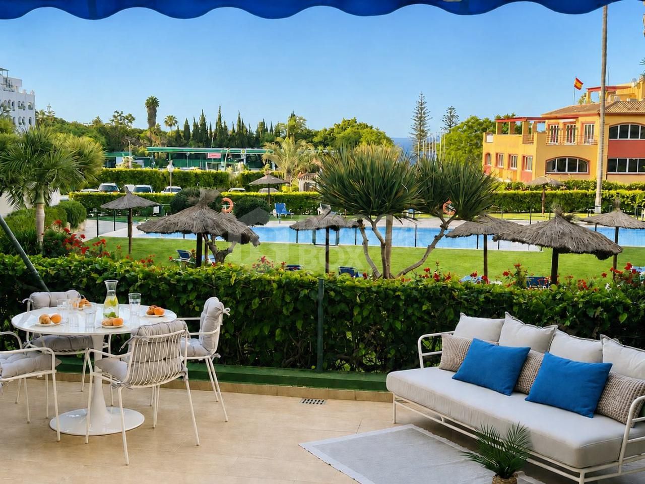Stylish sea-view studio on Marbella’s Golden Mile, just a short walk from the beach, with pool, parking, and 24/7 security.
