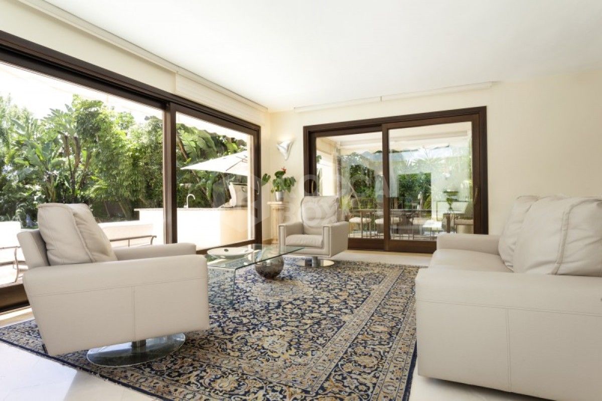 Fabulous 5 bed villa for sale in Nueva Andalucia in Marbella