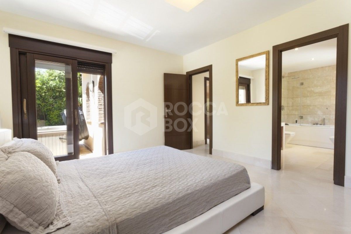 Fabulous 5 bed villa for sale in Nueva Andalucia in Marbella