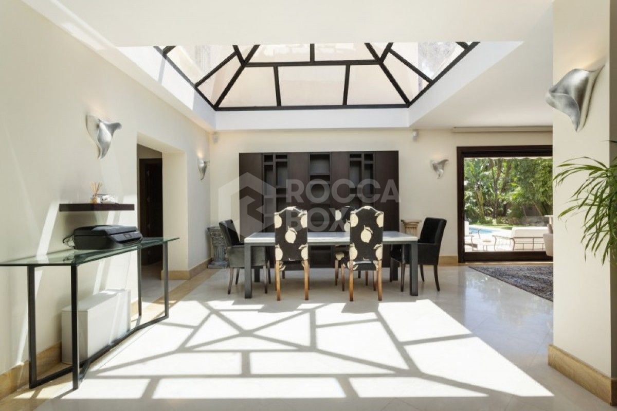 Fabulous 5 bed villa for sale in Nueva Andalucia in Marbella