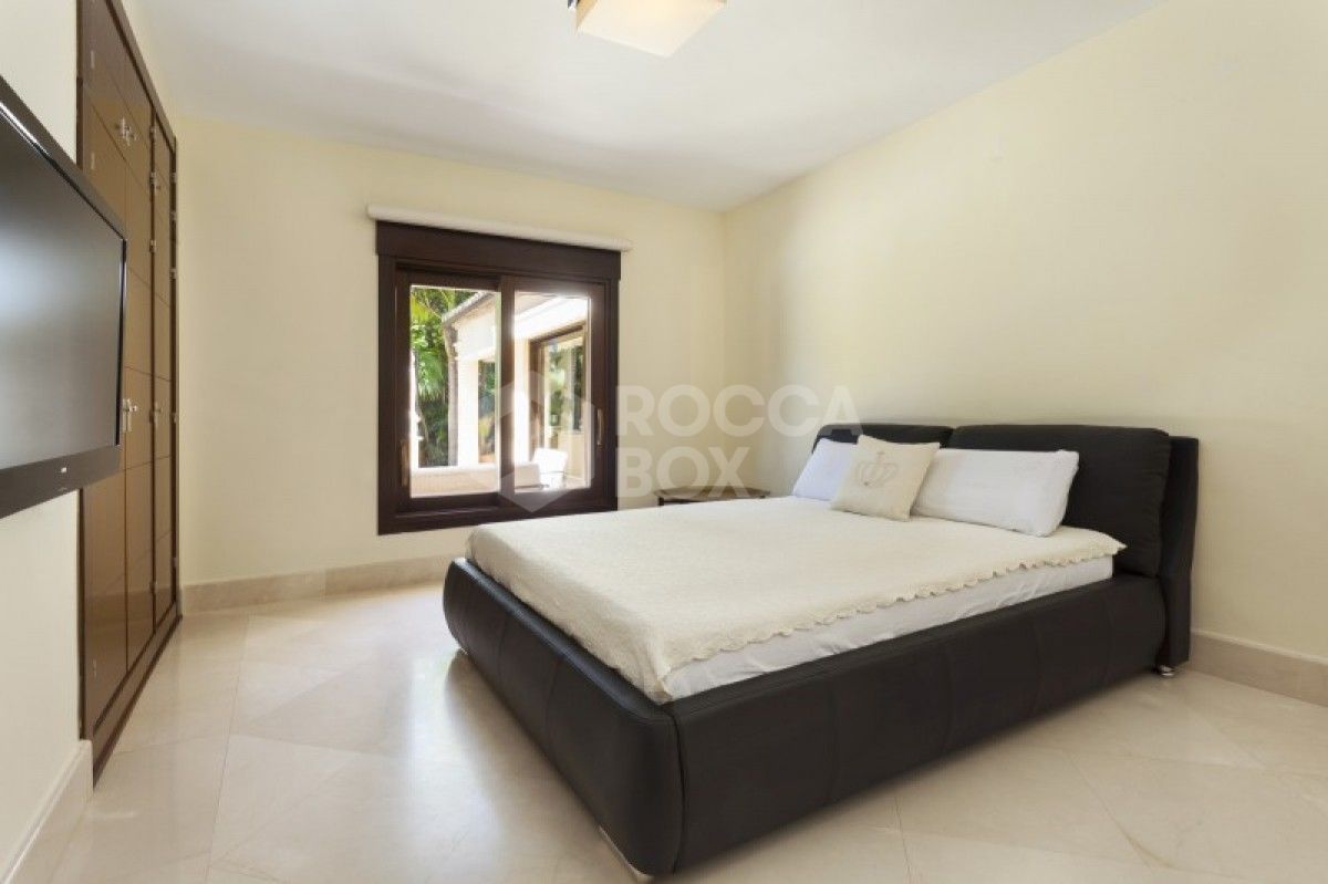 Fabulous 5 bed villa for sale in Nueva Andalucia in Marbella