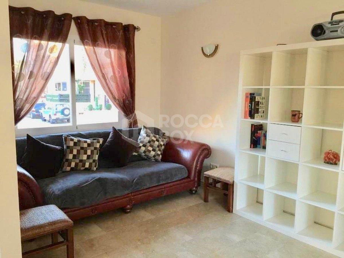 Spacious and bright townhouse in Nueva Andalucia for sale