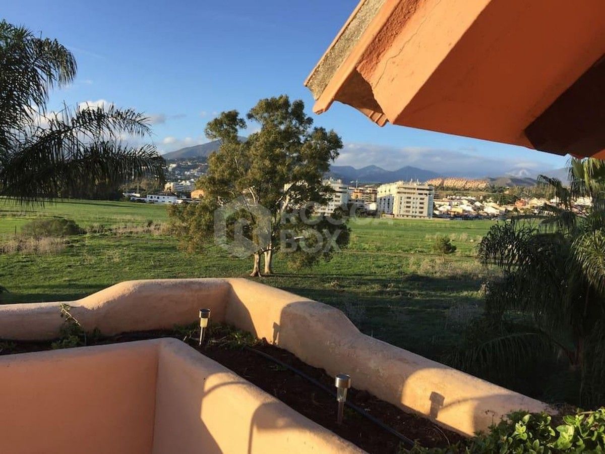 Spacious and bright townhouse in Nueva Andalucia for sale