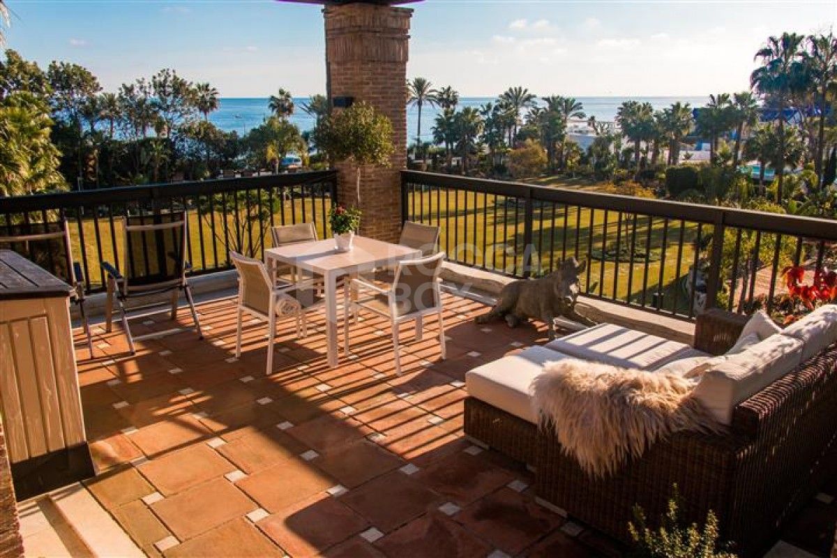 Luxurious front line beach duplex penthouse for sale in San Pedro de Alcantara