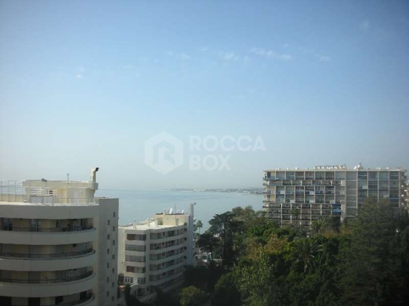 OUTSTANDING 1 BEDROOM APARTMENT FOR SALE