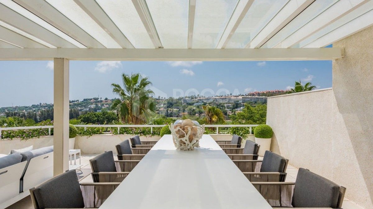 A stunning penthouse in Nueva Andalucia for sale