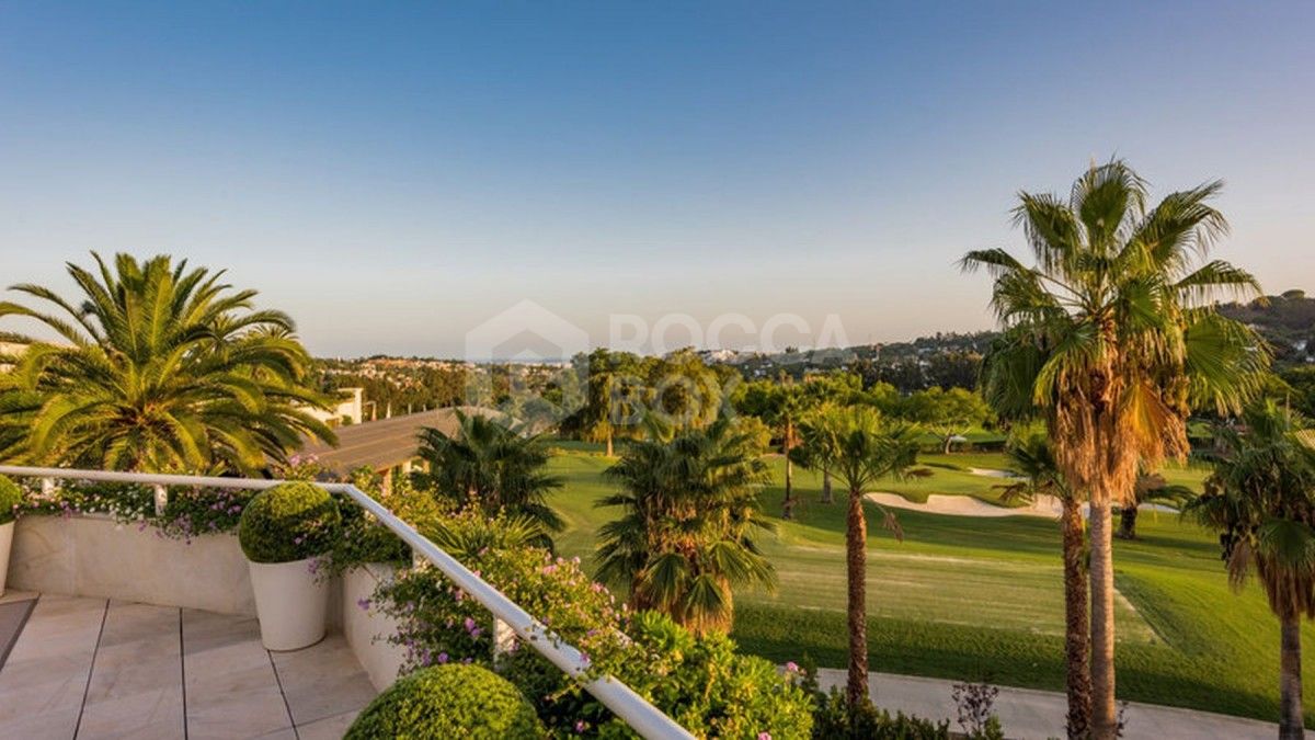 A stunning penthouse in Nueva Andalucia for sale