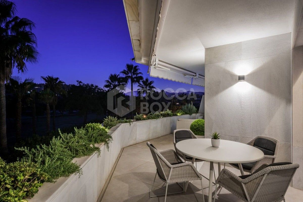 A stunning penthouse in Nueva Andalucia for sale