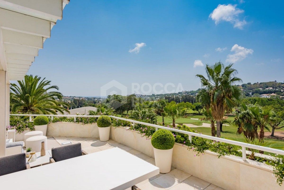 A stunning penthouse in Nueva Andalucia for sale