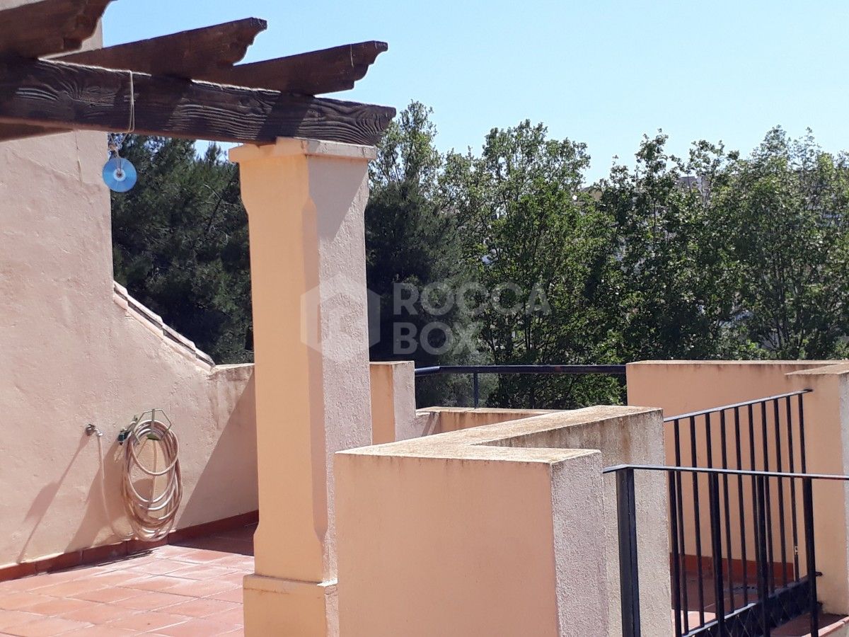 Superb 3 bed townhouse in Haciena el Palmeral Nueva Andalucia