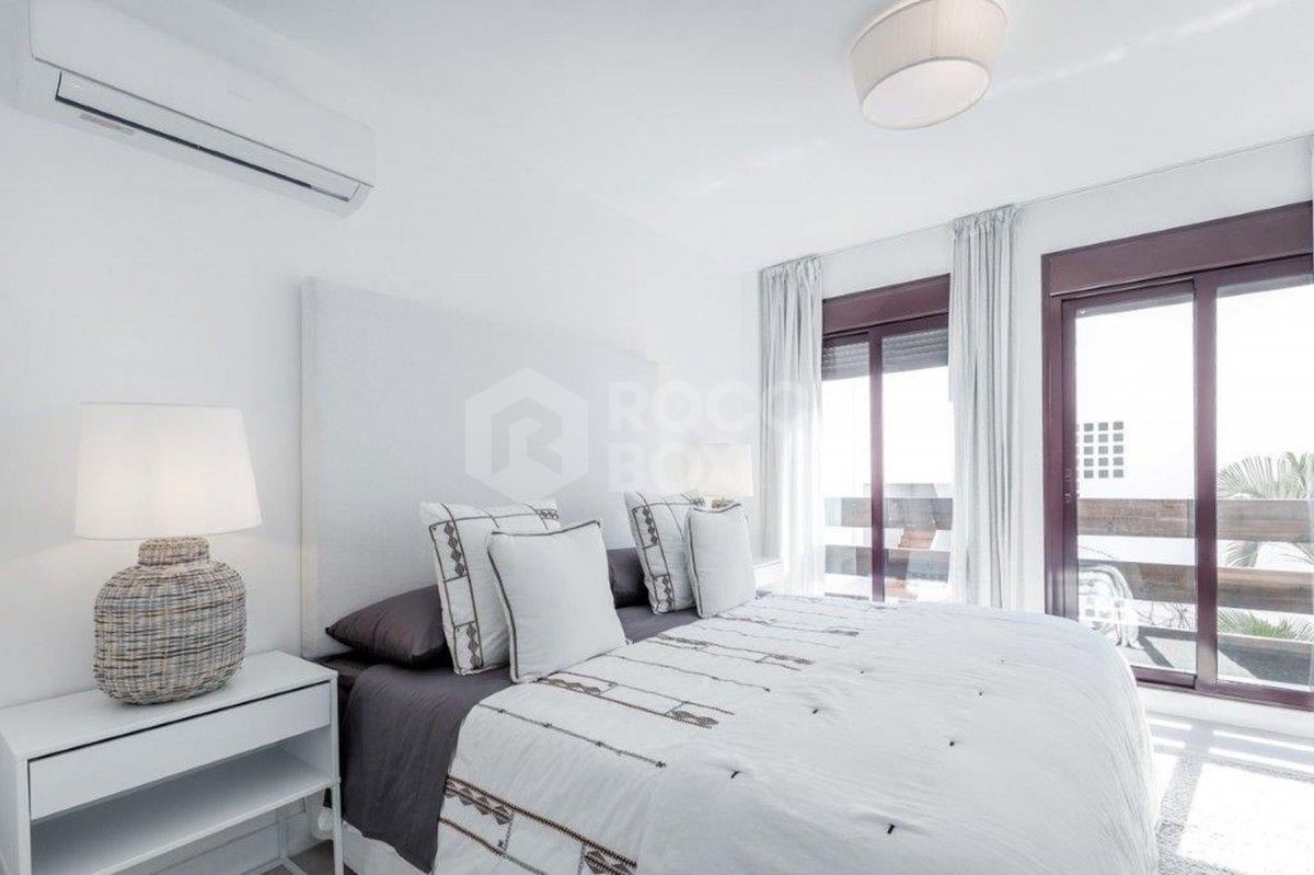 Luxury duplex ground floor apartment in Nueva Andalucia, La Maestranza for sale