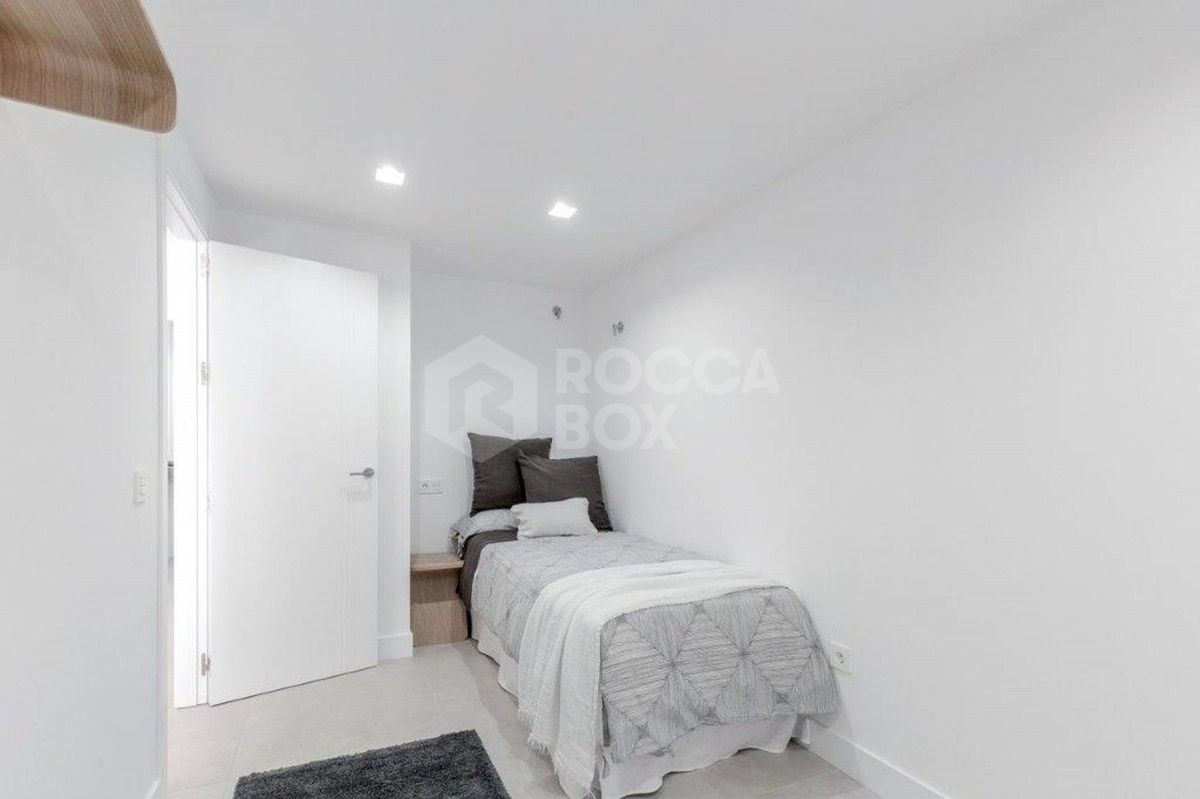 Luxury duplex ground floor apartment in Nueva Andalucia, La Maestranza for sale
