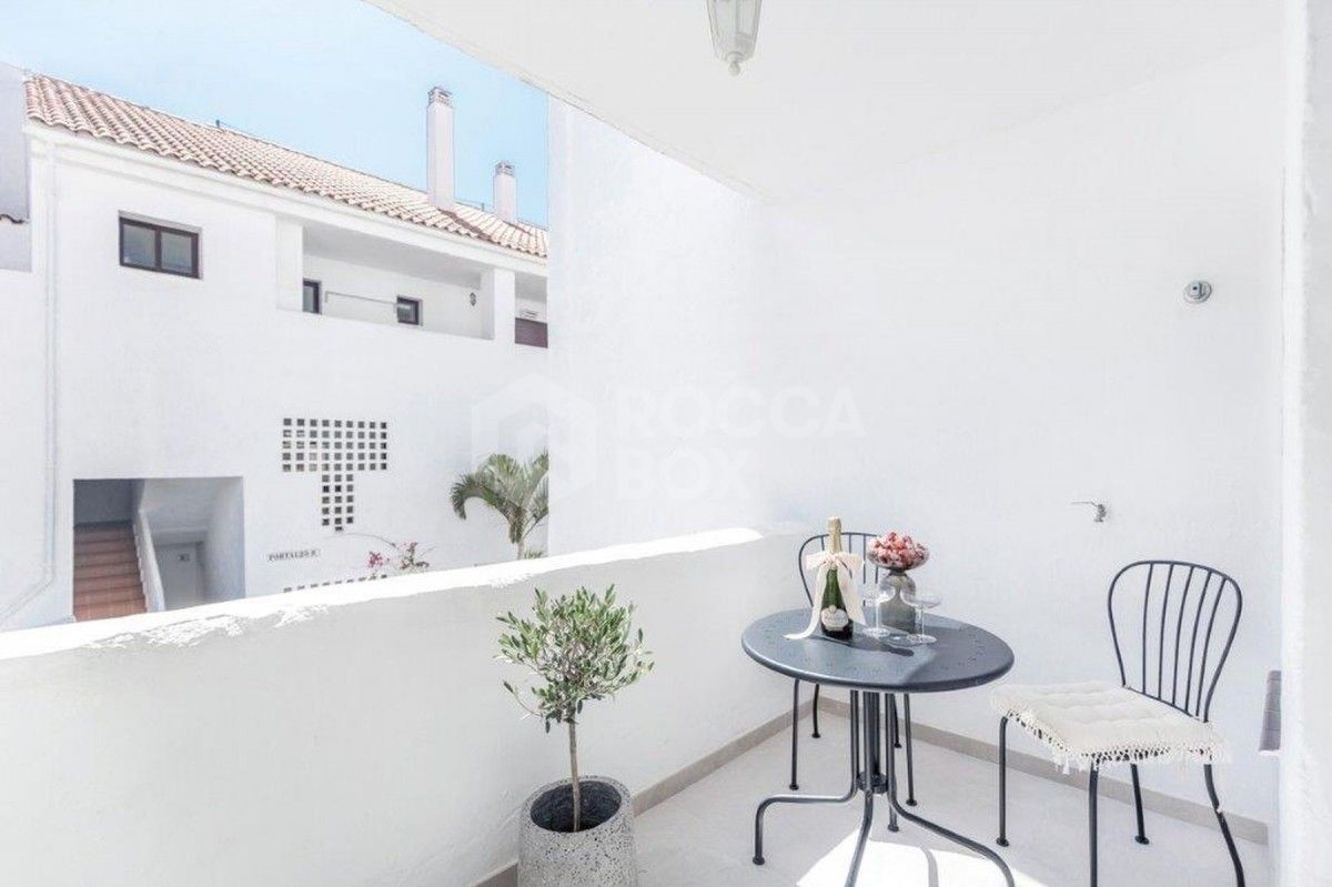 Luxury duplex ground floor apartment in Nueva Andalucia, La Maestranza for sale