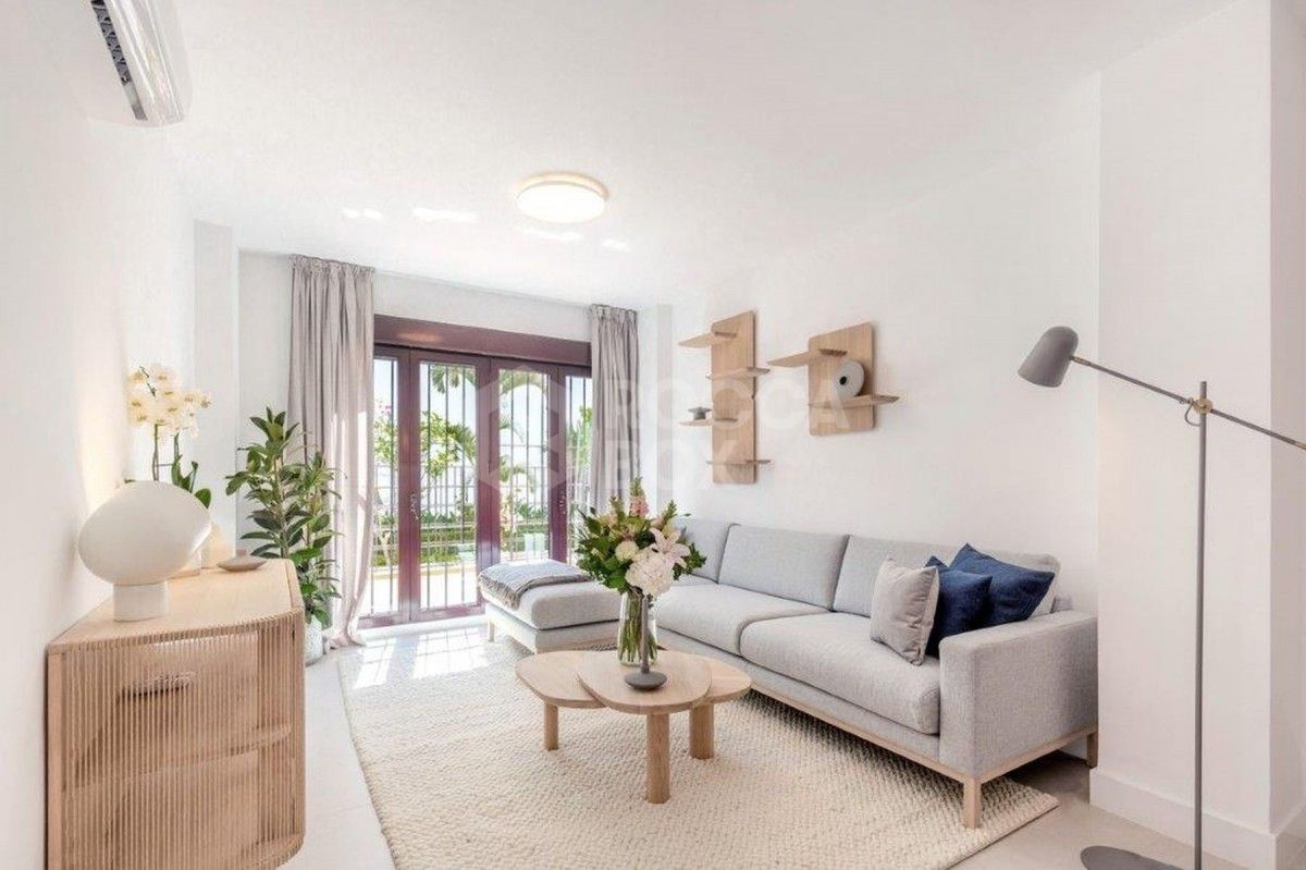 Luxury duplex ground floor apartment in Nueva Andalucia, La Maestranza for sale