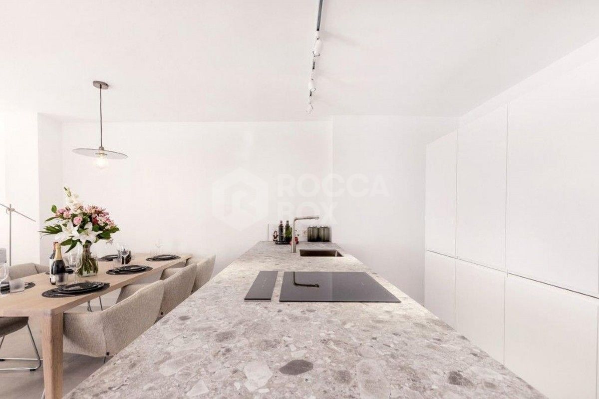 Luxury duplex ground floor apartment in Nueva Andalucia, La Maestranza for sale