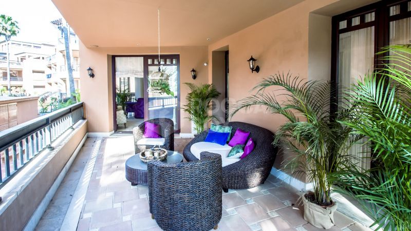Outstanding Apartment in the residential complex of Casablanca Beach in San Pedro de Alcántara, Marbella