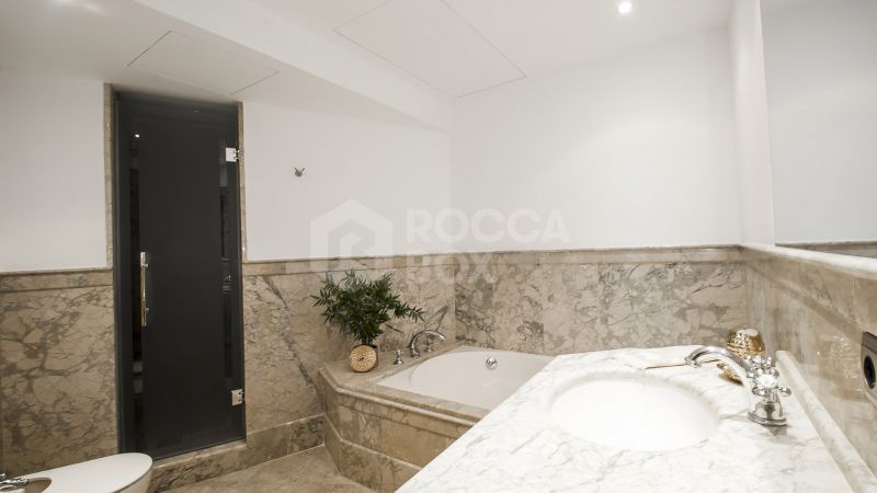 Outstanding Apartment in the residential complex of Casablanca Beach in San Pedro de Alcántara, Marbella
