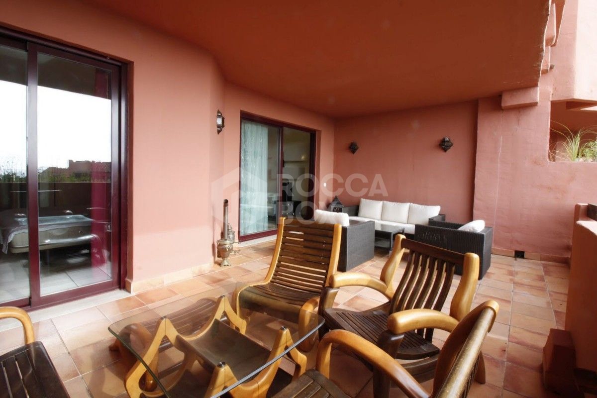 Spacious 3 bedroom apartment in Marbella for sale