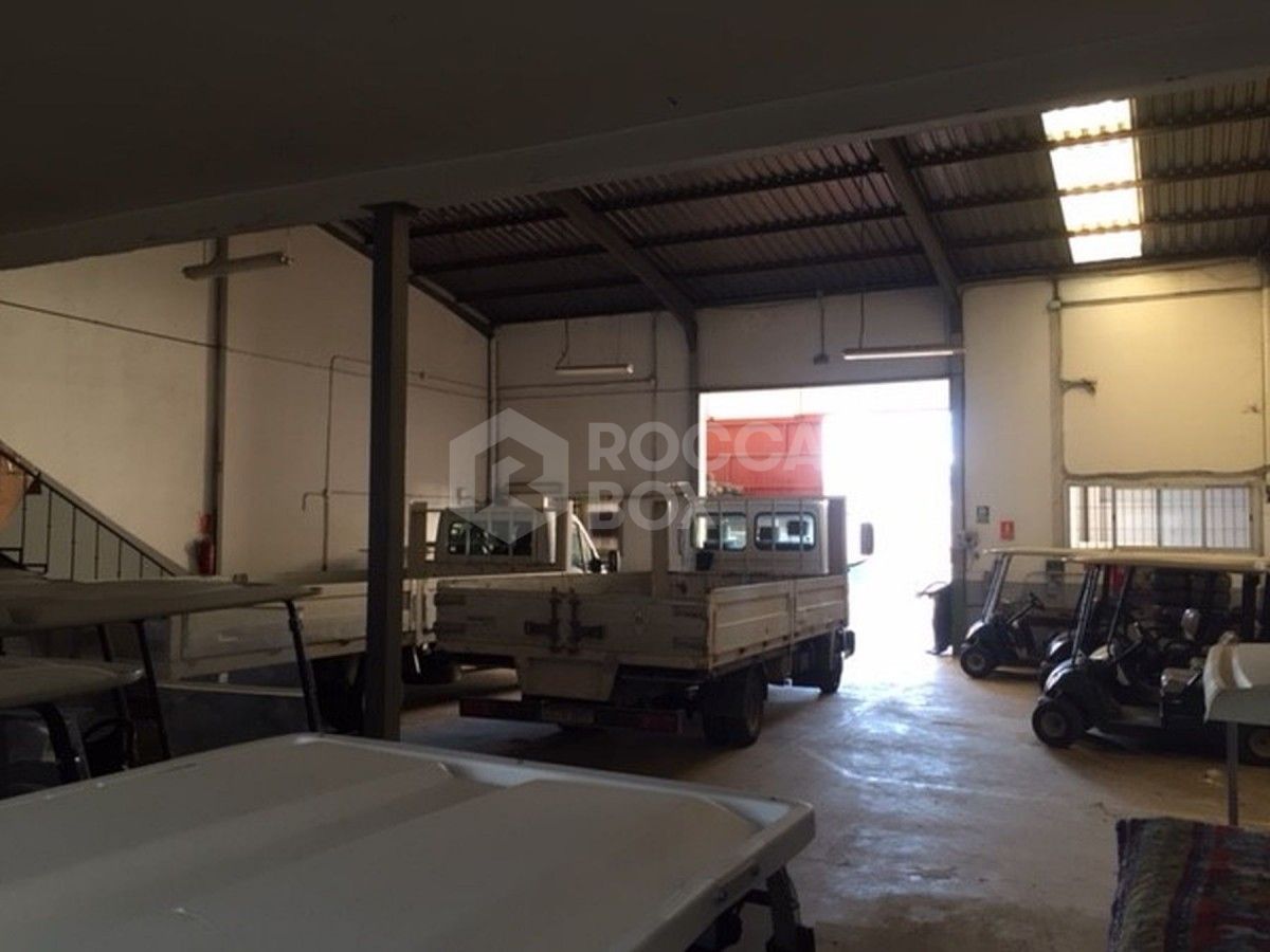 Warehouse in Nueva Andalucía for sale