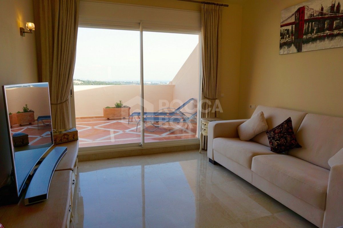 Superior 3 bed duplex apartment in Albatross Hills.