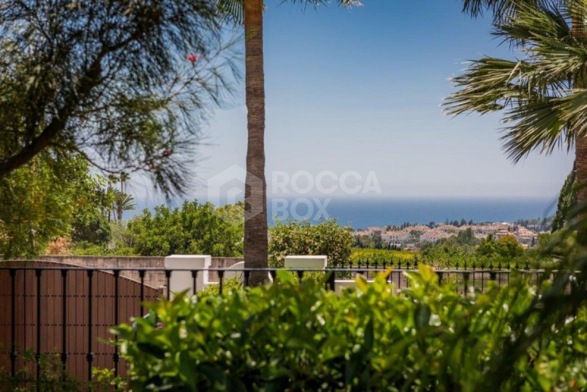 Luxury 2 bed apartment in exclusive development in Sierra Blanca