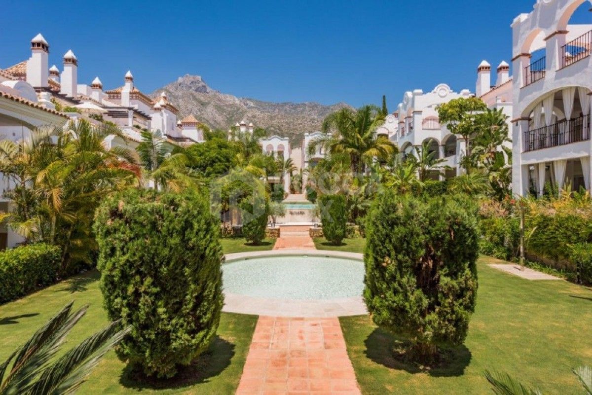 Luxury 2 bed apartment in exclusive development in Sierra Blanca