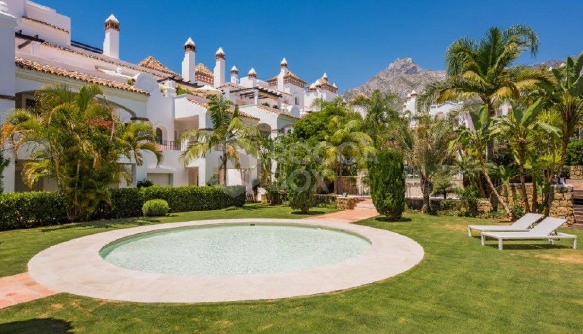 Luxury 2 bed apartment in exclusive development in Sierra Blanca