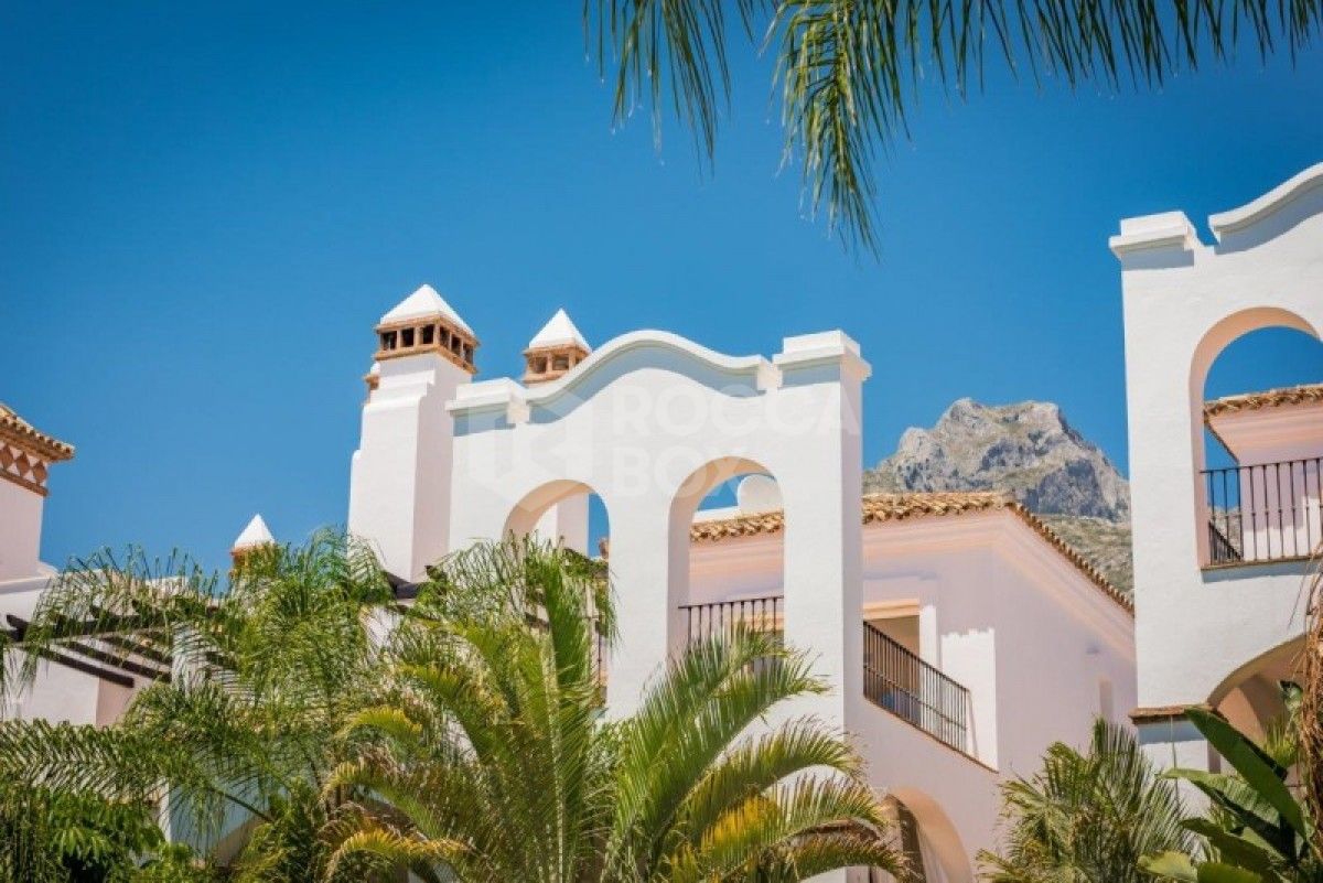 Luxury 2 bed apartment in exclusive development in Sierra Blanca