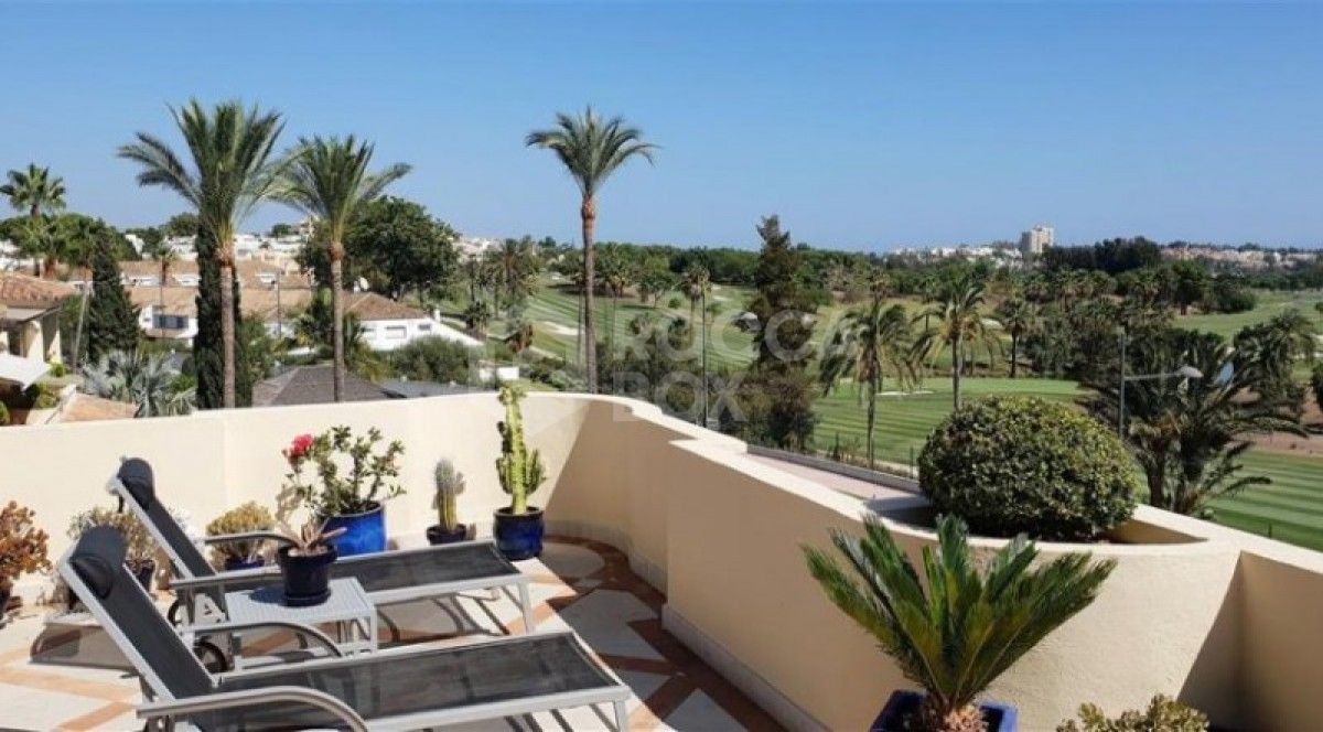 Luxury 2 bed penthouse apartment for sale in Nueva Andalucia