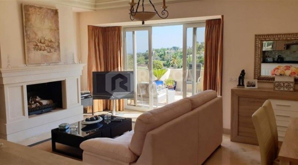 Luxury 2 bed penthouse apartment for sale in Nueva Andalucia