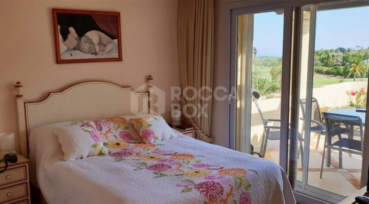 Luxury 2 bed penthouse apartment for sale in Nueva Andalucia