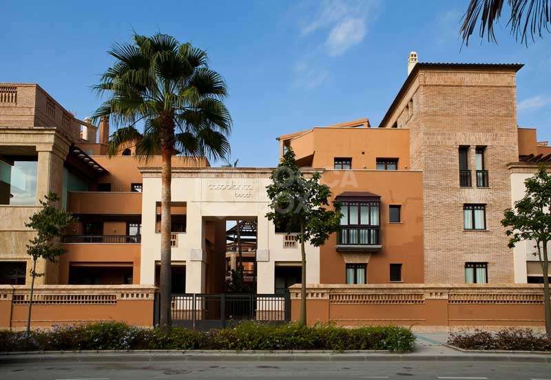 Luxury ground floor apartment in Casablanca Beach, San Pedro Alcantara