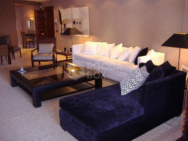 Luxury ground floor apartment in Casablanca Beach, San Pedro Alcantara