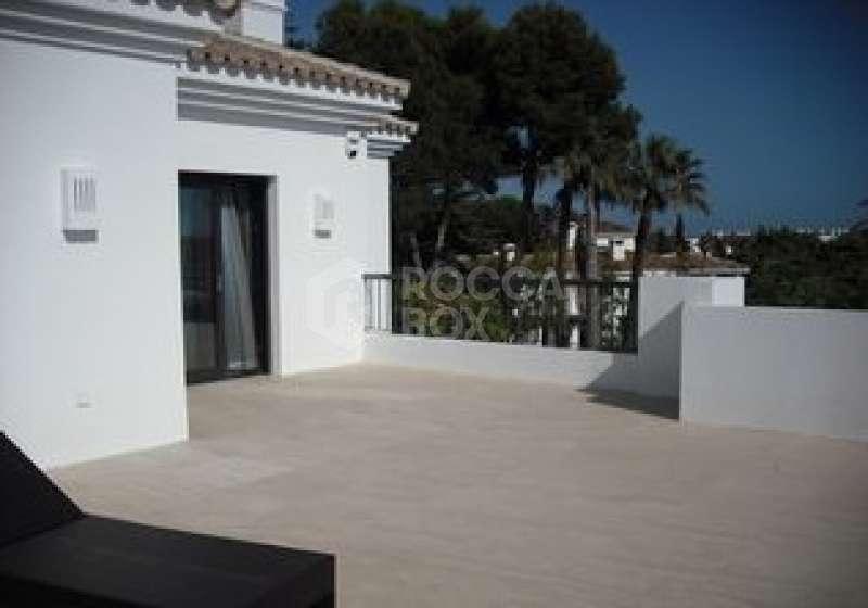 Beautiful 5 bedroom Villa for sale in Las Lomas de Magna Marbella