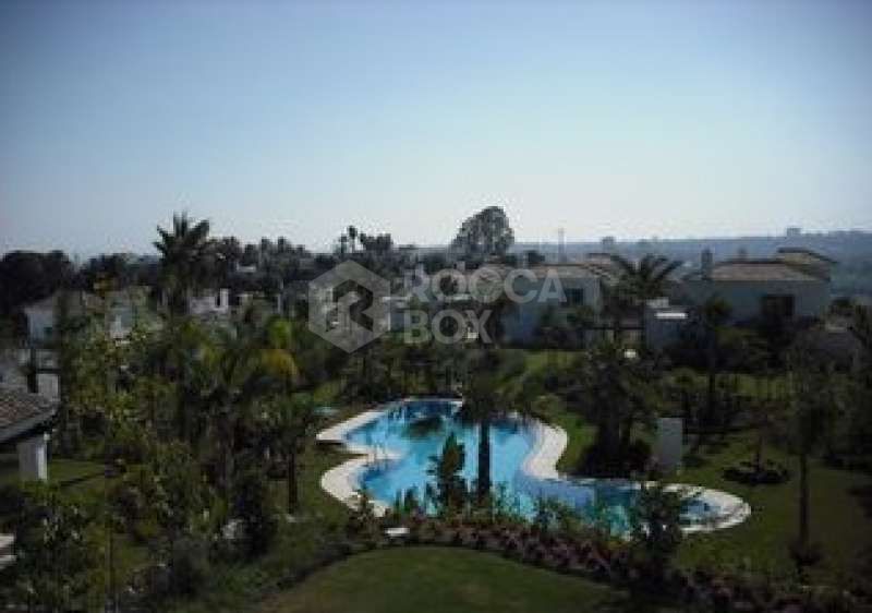 Beautiful 5 bedroom Villa for sale in Las Lomas de Magna Marbella