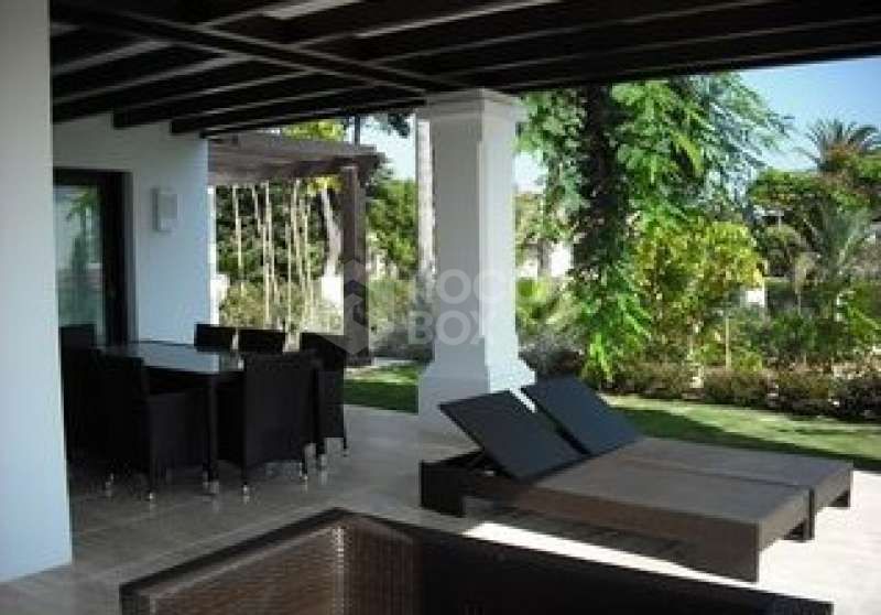 Beautiful 5 bedroom Villa for sale in Las Lomas de Magna Marbella