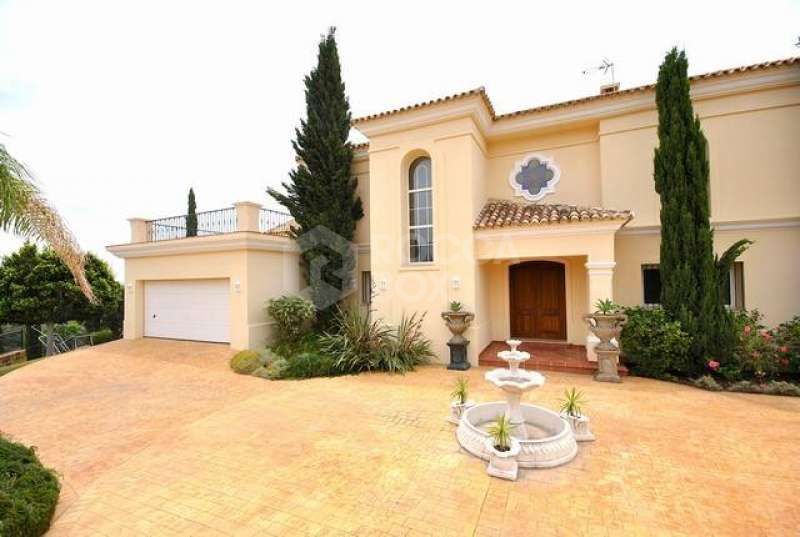 Luxury 7 bedroom villa in Los Flamingos for sale
