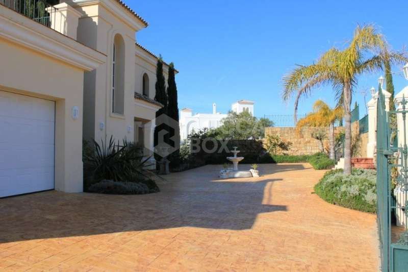 Luxury 7 bedroom villa in Los Flamingos for sale