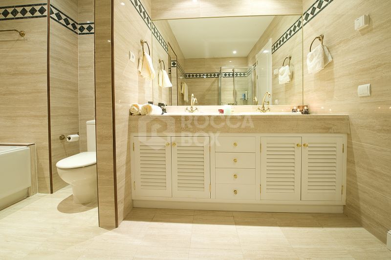 Stunning 2 Bedroom 2 Bathroom for sale in La Corniche