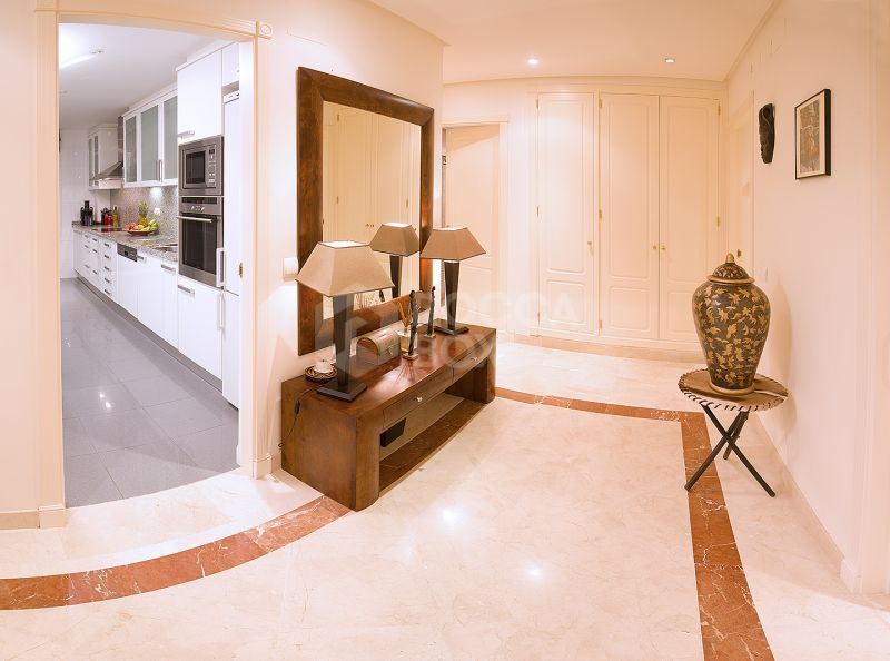 Stunning 2 Bedroom 2 Bathroom for sale in La Corniche
