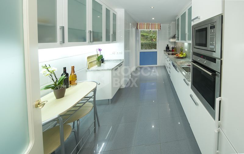 Stunning 2 Bedroom 2 Bathroom for sale in La Corniche