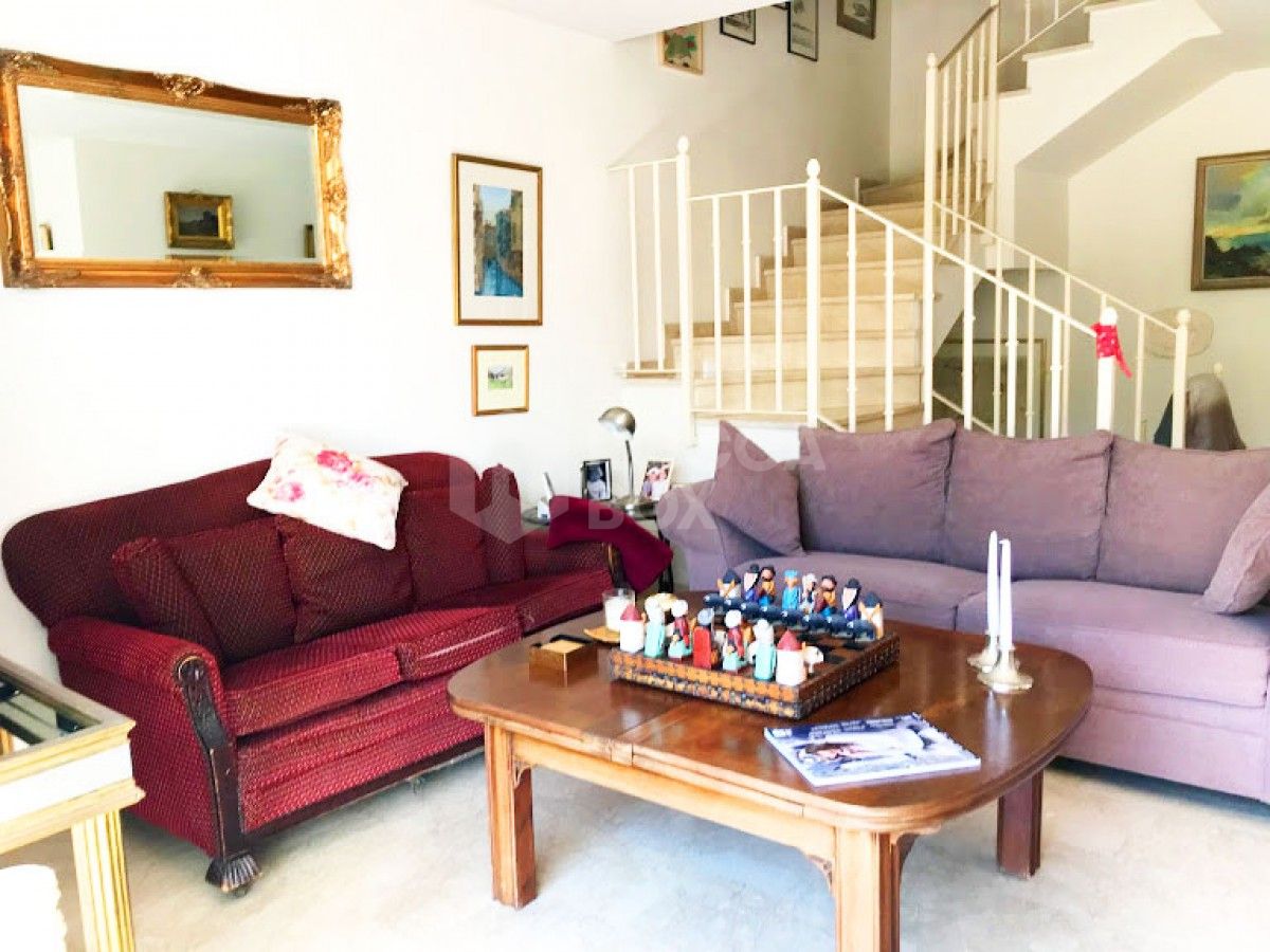 Lovely 4 bedroom townhouse for sale in Nueva Andalucia