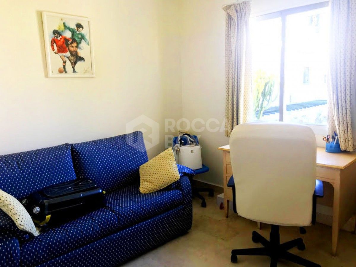 Lovely 4 bedroom townhouse for sale in Nueva Andalucia