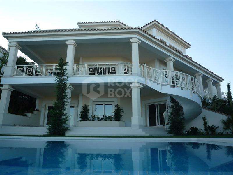 LUXURIOUS 5 BED SOUTH FACING VILLA IN MARBELLA WITH BREATHTAKING VIEWS