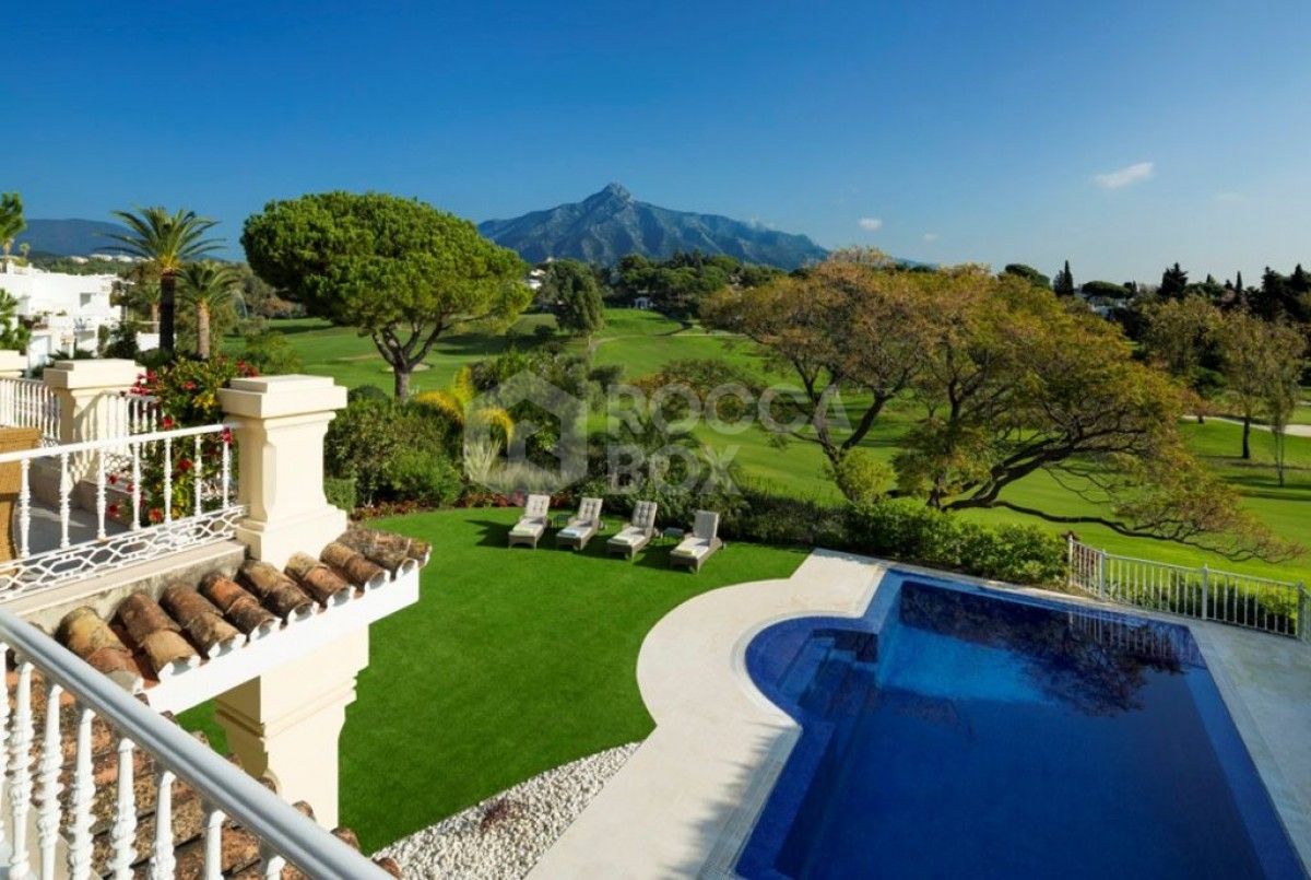 Beautiful, luxury Villa located front-line golf, in the centre of Nueva Andalucia, and within easy reach of Puerto Banus by car. Aloha