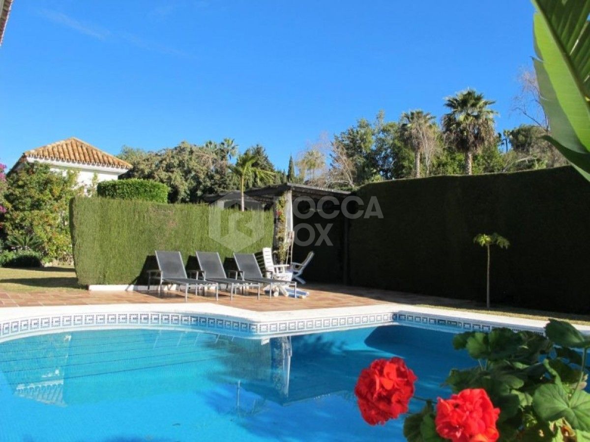 4 Bedroom Villa, Nueva Andalucia, walking distance to amenities