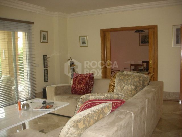 Santa Clara Golf, 3 bedroom Villa For Sale, Elviria